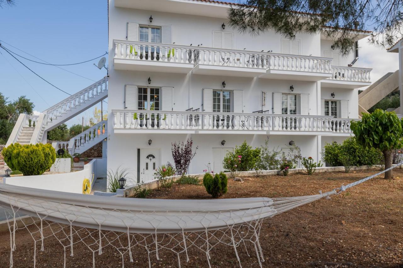 White House Studios & Apartments Argostolion Exterior foto
